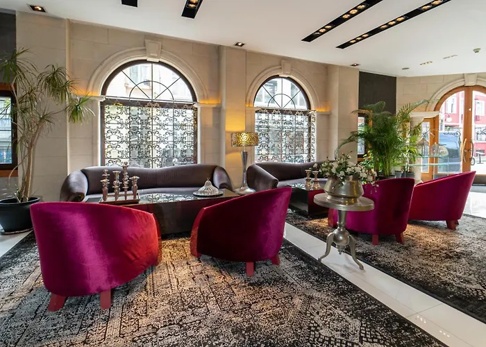 Отель Biz Cevahir Sultanahmet 4*