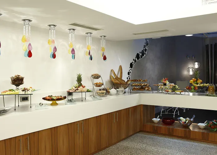 Отель Biz Cevahir Sultanahmet 4*